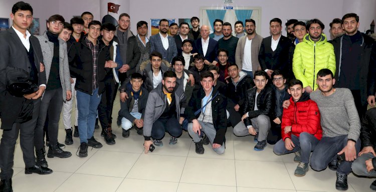 BAŞKAN SEKMEN GENÇLERLE BULUŞTU