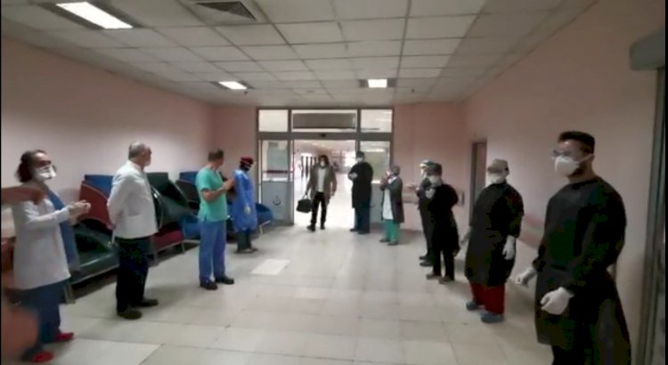 Erzurum'da bu kez alkışlar tedavisi tamamlanan hastalar için!