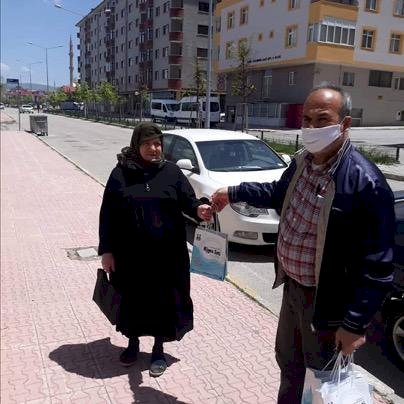 YEREL YÖNETİMDEN VATANDAŞA HİJYEN SETİ