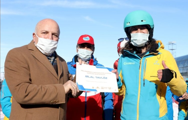 BÜYÜKŞEHİR’DEN SAĞLIK ÇALIŞANLARINA KAYAK EĞİTİMİ