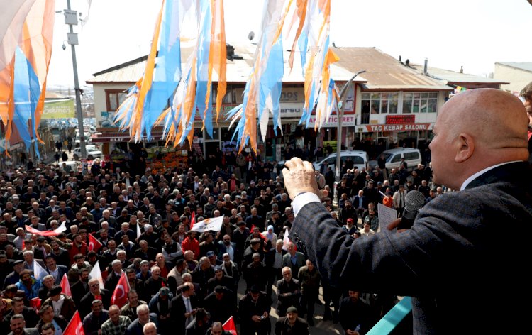 BAŞKAN SEKMEN HINIS’TA MİTİNG YAPTI