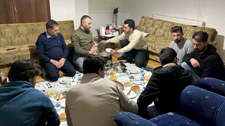 Başkan Uçar, İlk İftarını Üniversiteli Gençlerle Açtı