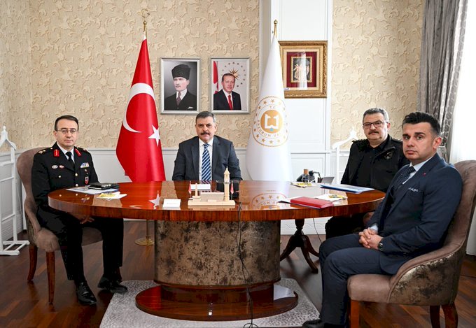 Vali Mustafa Çiftçi, “2025 Aile Yılı” Konulu Toplantıya Katıldı