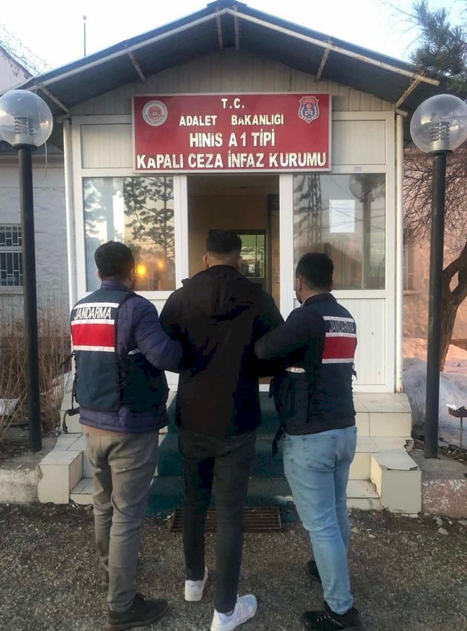 Erzurum İl Jandarma Komutanlığından Önemli Başarı: Aranan Şahıs Yakalandı