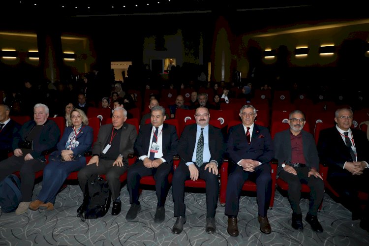 21. Yüzyılın İlk Çeyreğinde Türk Tarihçiliği, Atatürk Üniversitesi'nde Ele Alındı
