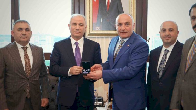 ETSO Heyetinden Efkan Ala’ya Nezaket Ziyareti