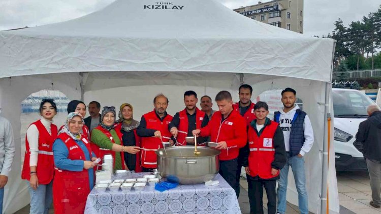 Kızılay’dan Erzurum’da Aşure İkramı