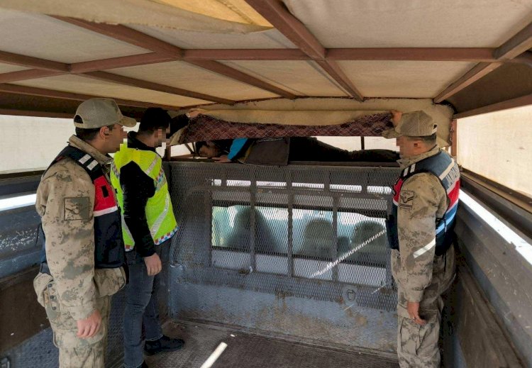 Erzurum’da Jandarmadan Düzensiz Göç Operasyonu: 28 Göçmen Yakalandı