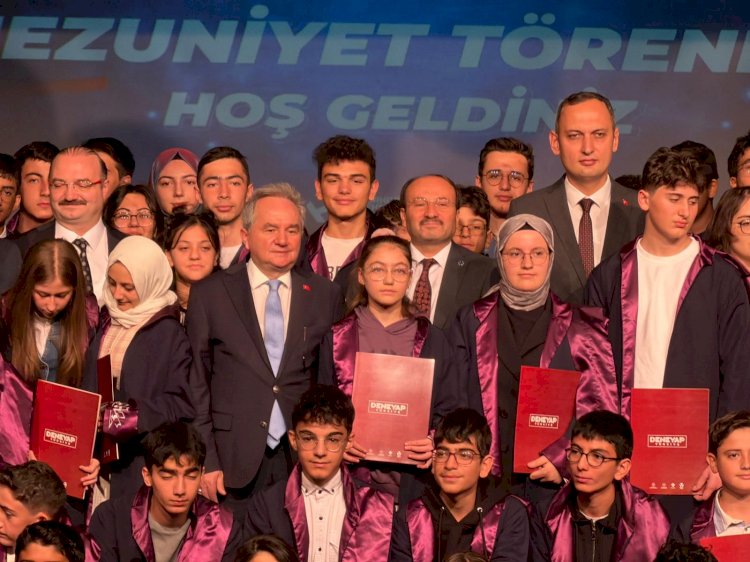 Erzurum’da Deneyap Mezuniyet Coşkusu: Geleceğin Teknoloji Öncüleri Sertifikalarını Aldı