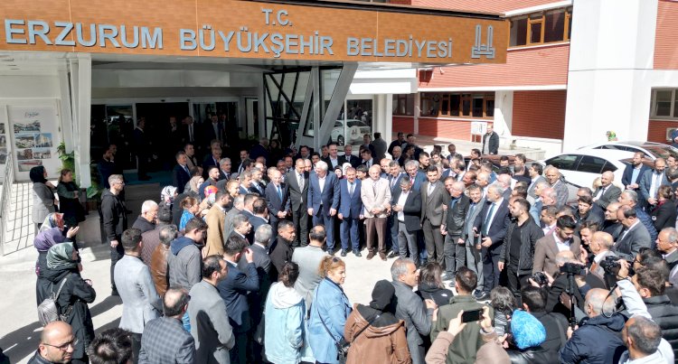 BAŞKAN SEKMEN YOĞUN BİR İLGİYLE MAZBATASINI ALDI