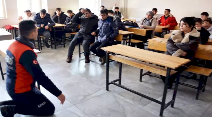 AFAD'dan Öğrencilere Deprem, Öğretmenlere Yangın Eğitimi