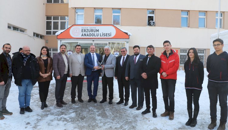 Rektör Hacımüftüoğlu, Eğitim Gördüğü Lisede Söyleşiye Katıldı