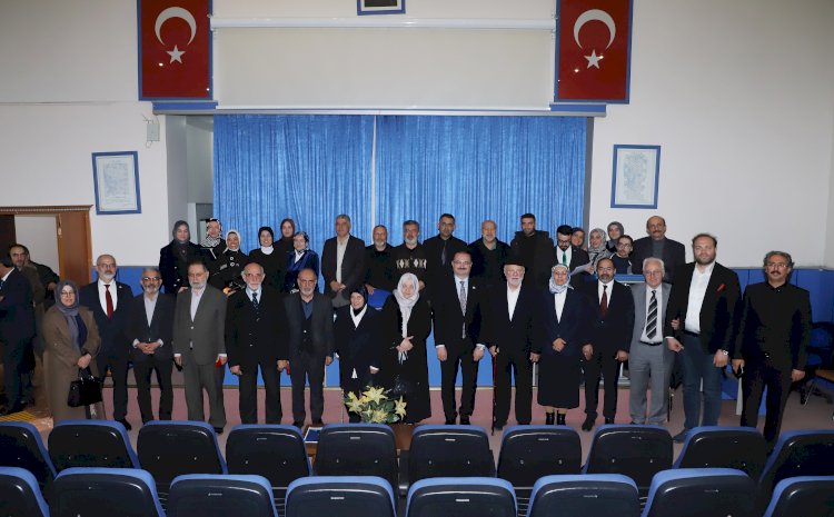 İlahiyat Fakültesi'nin 54. Kuruluş Yıl Dönümü, Düzenlenen Panel İle Kutlandı