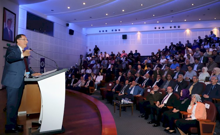 Atatürk Üniversitesinde “Türkiye Yüzyılı ve Üniversiteler” Konferansı Düzenlendi